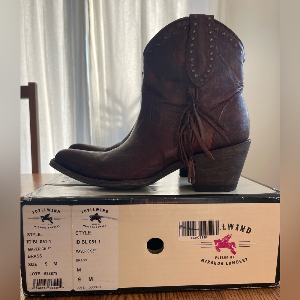Women’s ankle boots, great condition size 9